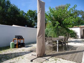 Campingplatz les Grissotières mieten Haus Oléronaise großer Innenhof