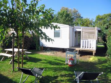 Campingplatz les Grissotières Vermietung Mobilheim großer Garten