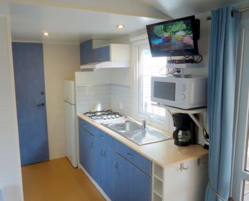 Rental mobile home Camping Grissotières kitchen